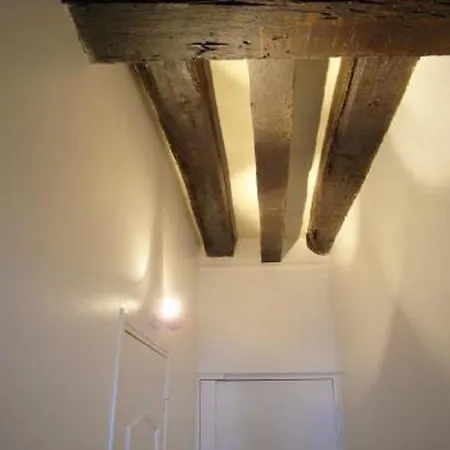 One-bedroom Downtown *