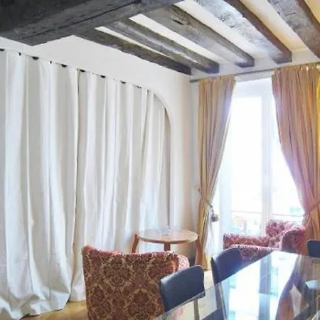 One-bedroom Downtown Apartament *